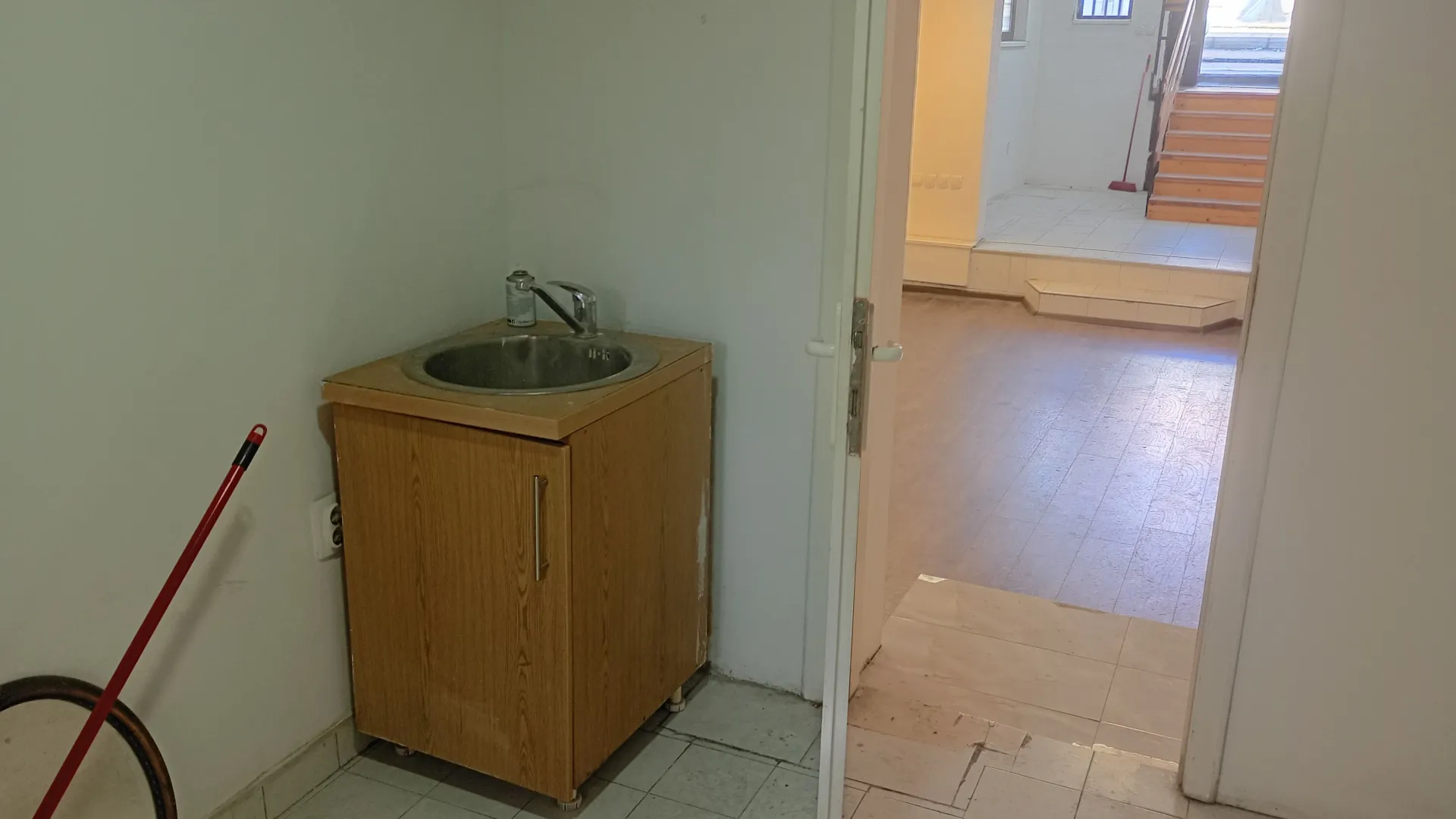 Rent, office space, 44m², Zemun Nova Galenika, Zemun Sve Podlokacije