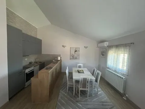 Izdavanje, dvosoban stan, 84m², Zagorič, Podgorica - image 4