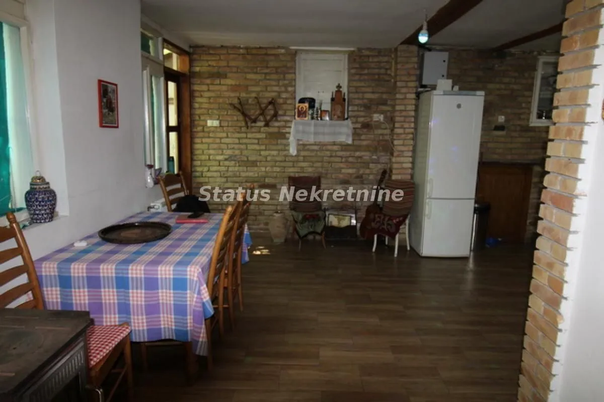 Izdavanje, poslovni prostor, 115m², Irig, Srbija