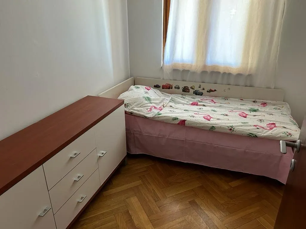 Izdavanje, dvosoban stan, 70m², Gorica C, Podgorica