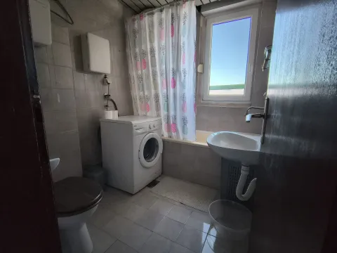 Izdavanje, jednosoban stan, 30m², Blok 6, Podgorica - image 6