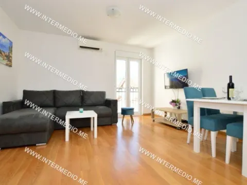 Izdavanje, jednosoban stan, 45m², Đenovići, Herceg Novi - image 1