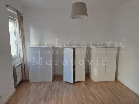 Rent, four bedroom apartment, 98m², Skadarlija, Beograd - image 8