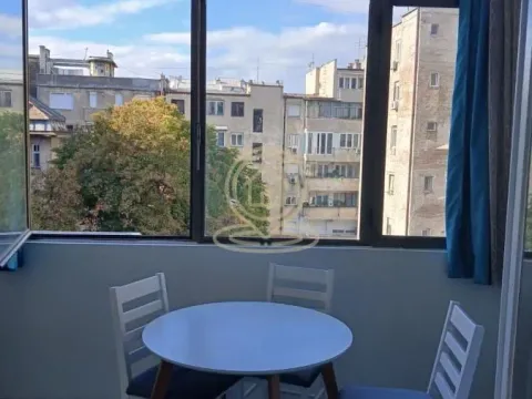 Rent, two bedroom apartment, 75m², Stari Grad, Beograd - image 12