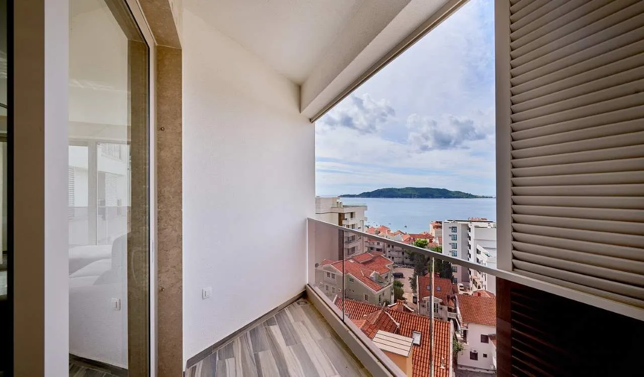 Prodaja, dvosoban stan, 90m², Rafailovići, Budva