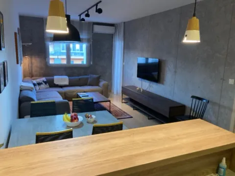 Prodaja, dvosoban stan, 71m², City Kvart, Podgorica - image 8