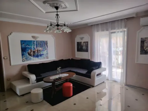 Izdavanje, dvosoban stan, 65m², Meljine, Herceg Novi - image 1