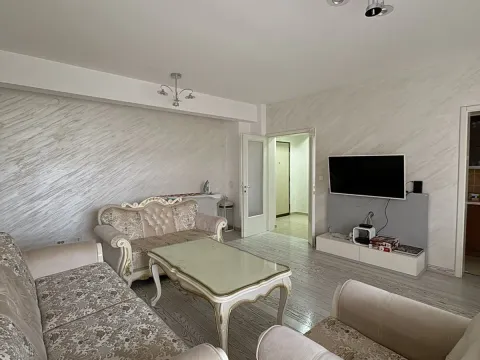Izdavanje, trosoban stan, 95m², Preko Morače, Podgorica