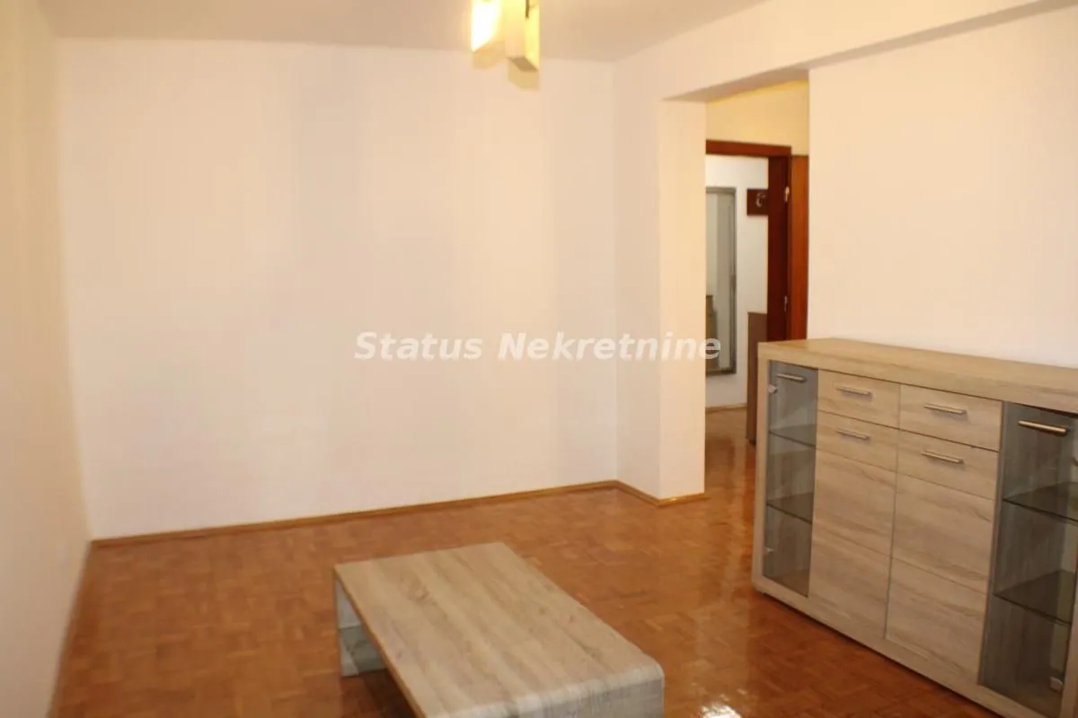 Izdavanje, trosoban stan, 70m², Stari grad, Novi Sad