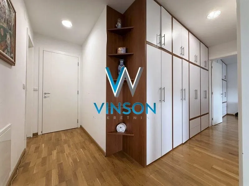 Prodaja, četvorosoban stan, 114m², Sremska Kamenica, Petrovaradin
