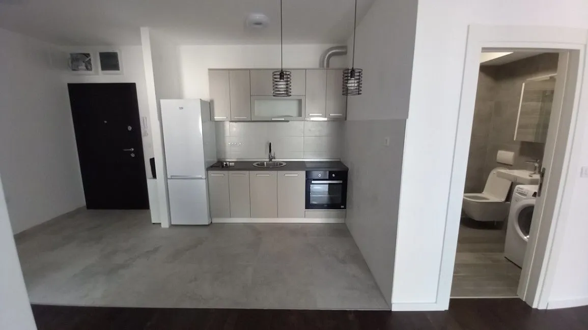 Izdavanje, stan, 40m², Vračar Sve Podlokacije, Beograd