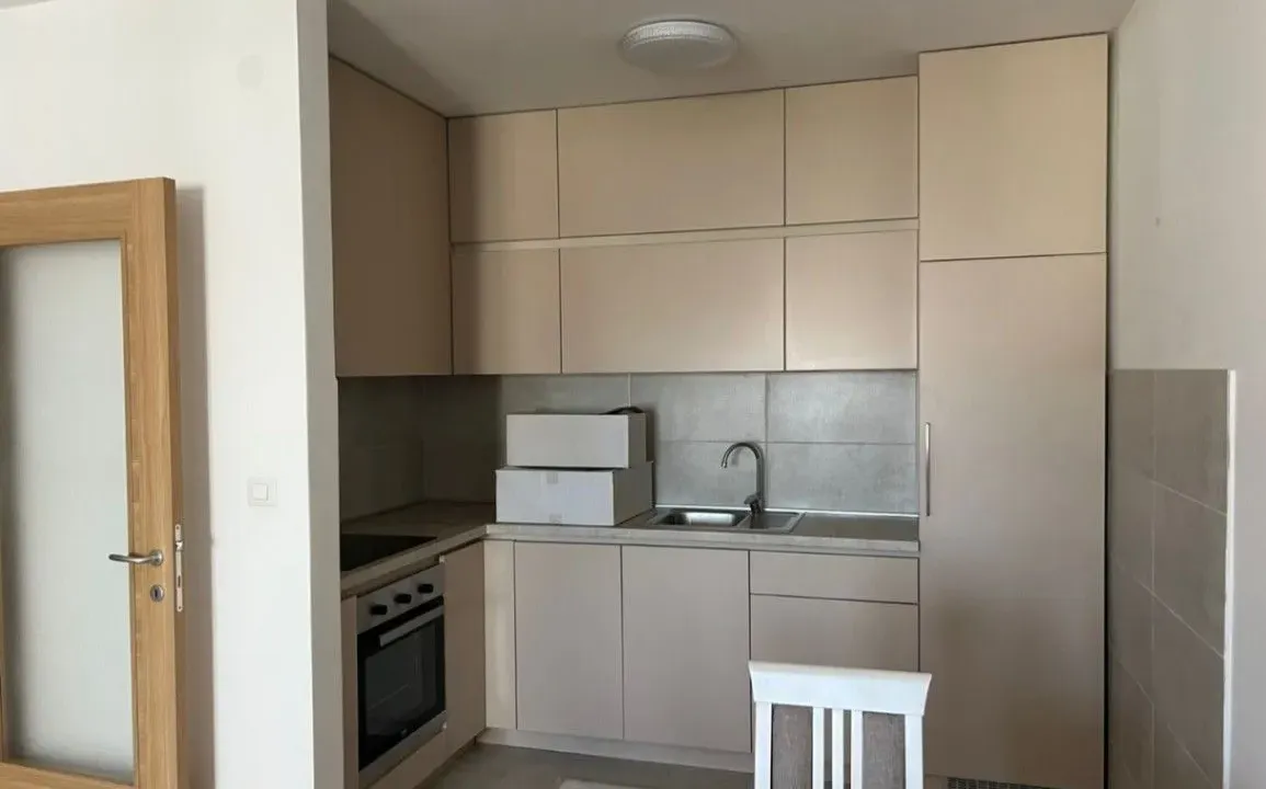 Izdavanje, jednosoban stan, 48m², Stari Aerodrom, Podgorica