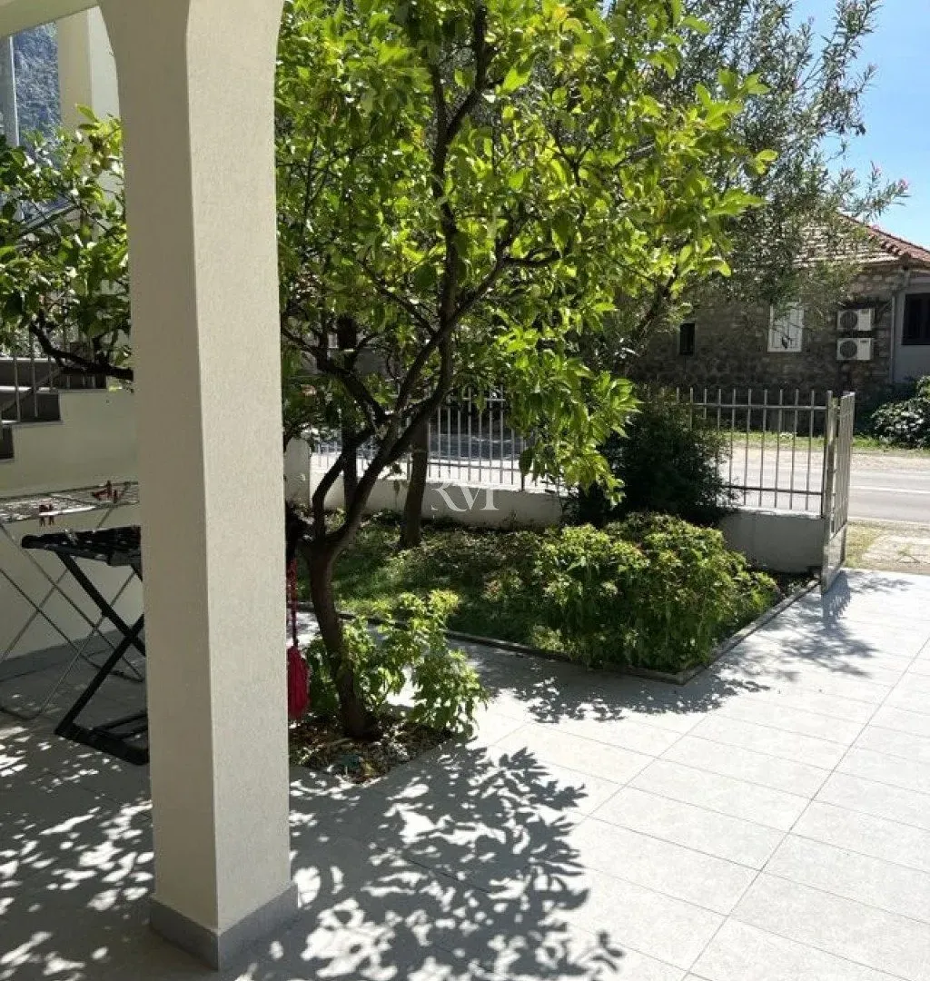 Izdavanje, garsonjera, 32m², Risan, Kotor