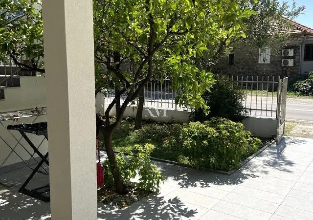Izdavanje, garsonjera, 32m², Risan, Kotor