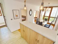 Izdavanje, dvosoban stan, 83m², Centar, Tivat - image 7