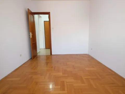 Izdavanje, dvosoban stan, 54m², Podgorica, Crna Gora - image 4