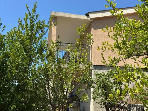 Izdavanje, kuća, 100m², Sutvara, Kotor - image 3