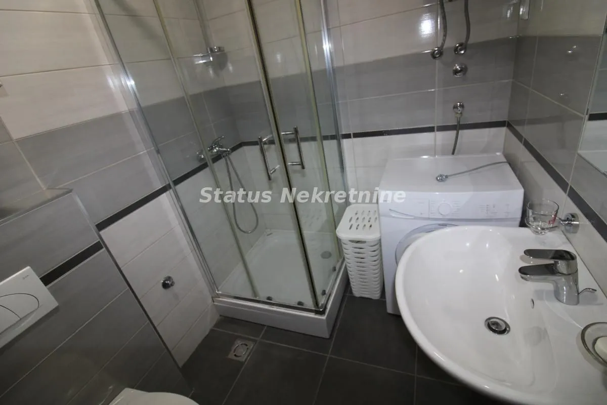 Izdavanje, garsonjera, 24m², Centar, Novi Sad