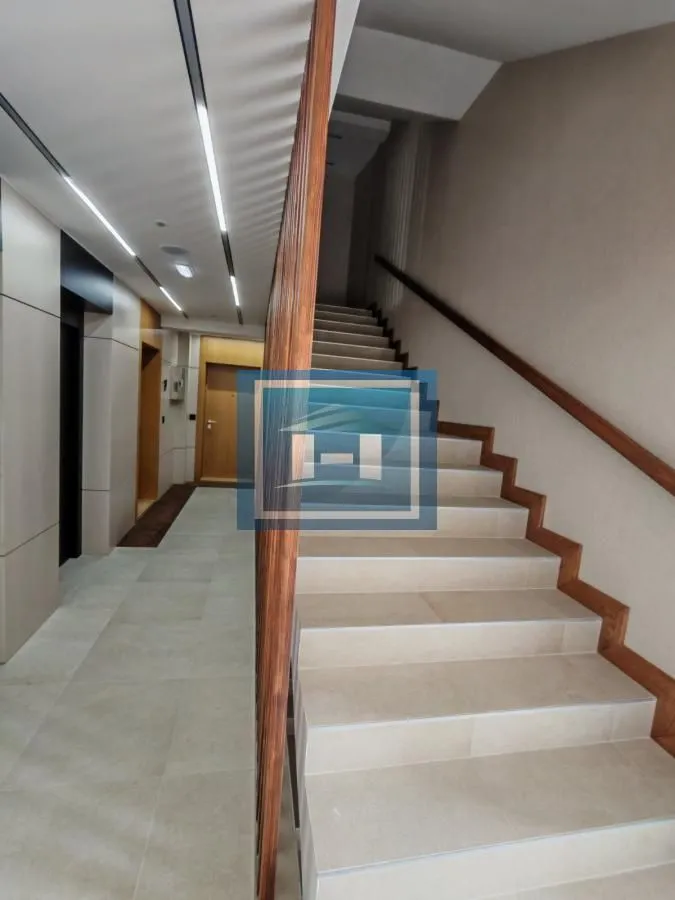 Prodaja, trosoban stan, 87m², Centar, Paraćin