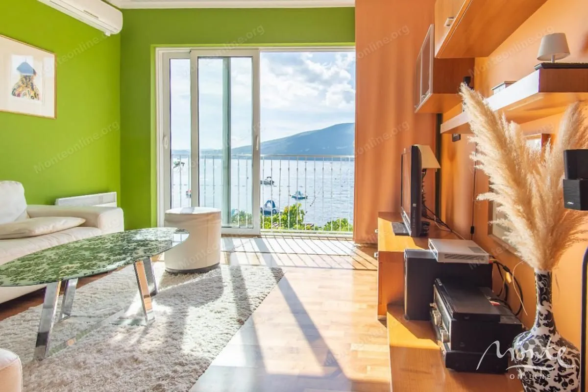 Prodaja, dvosoban stan, 42m², Đenovići, Herceg Novi