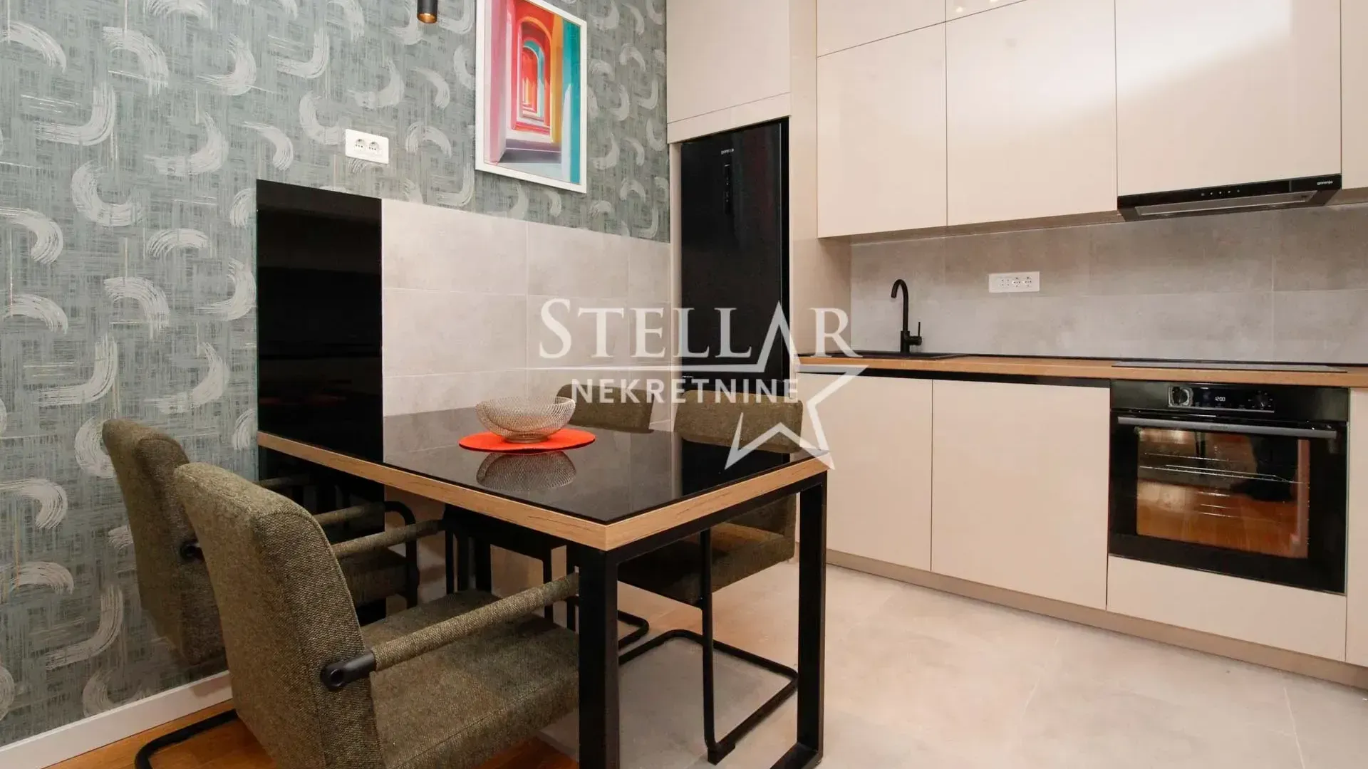 Izdavanje, dvosoban stan, 73m², Vezirov Most, Podgorica