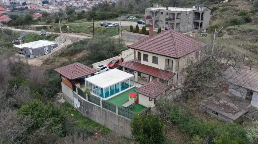 Prodaja, kuća, 240m², Šušanj, Bar