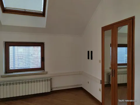 Izdavanje, poslovni prostor, 166m², Kalenić Pijaca, Vračar Sve Podlokacije - image 12