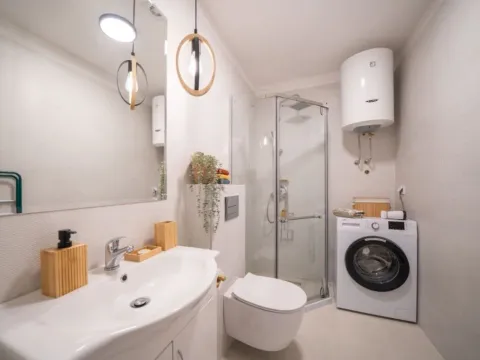 Izdavanje, jednosoban stan, 52m², Dobrota, Kotor - image 2