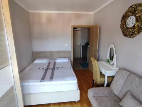 Izdavanje, jednosoban stan, 50m², Kalimanj, Tivat - image 10