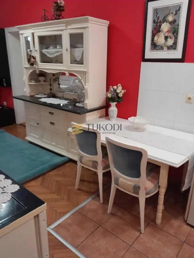 Prodaja, četvorosoban stan, 120m², Stari grad, Novi Sad