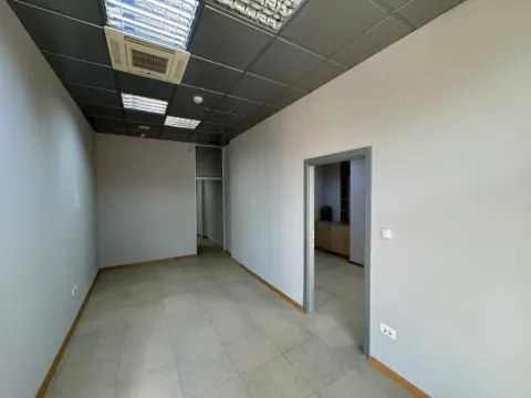 Izdavanje, poslovni prostor, 120m², Preko Morače, Podgorica - image 4