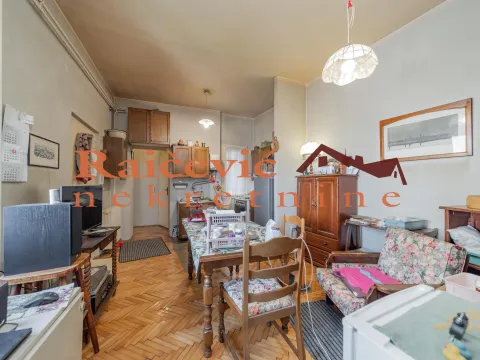 Prodaja, četvorosoban stan, 113m², Centar, Stara Pazova - image 10
