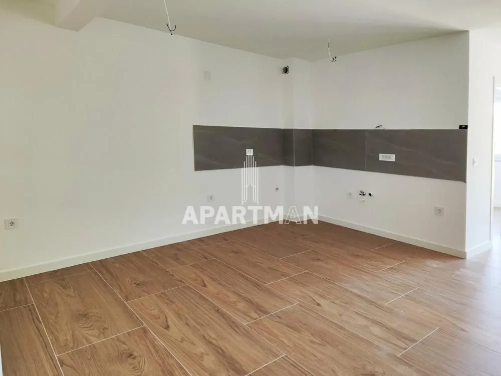 Prodaja, trosoban stan, 77m², Cvetkova Pijaca, Zvezdara Sve Podlokacije