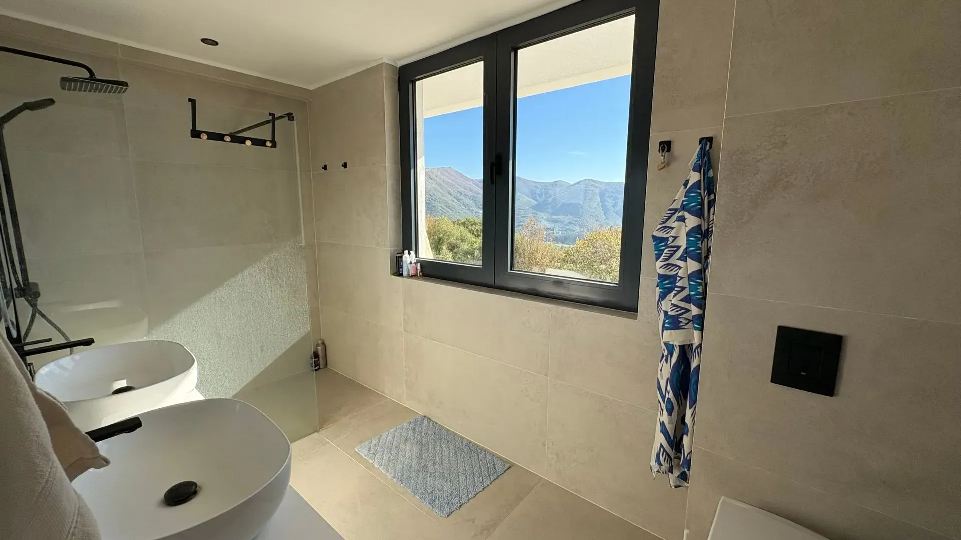 Prodaja, četvorosoban stan, 165m², Herceg Novi, Crna Gora