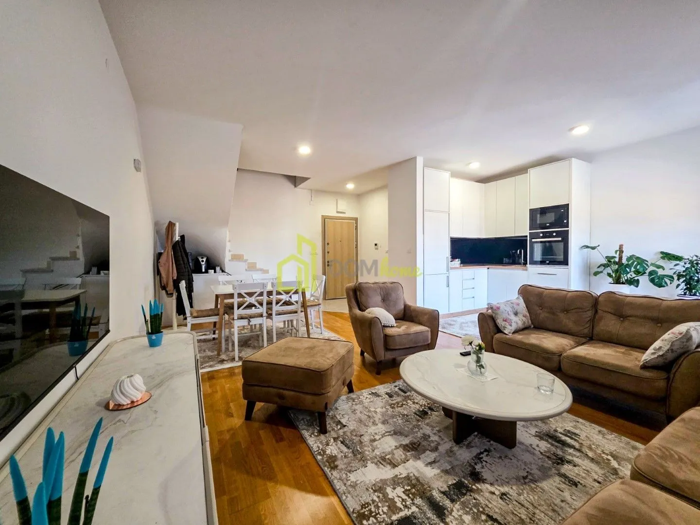 Rent, four bedroom apartment, 160m², Stari Aerodrom, Podgorica