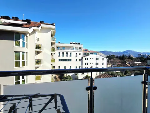 Rent, one bedroom apartment, 52m², Pobrežje, Podgorica - image 12