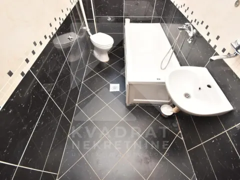 Izdavanje, dvosoban stan, 70m², Gornja Gorica, Podgorica - image 9