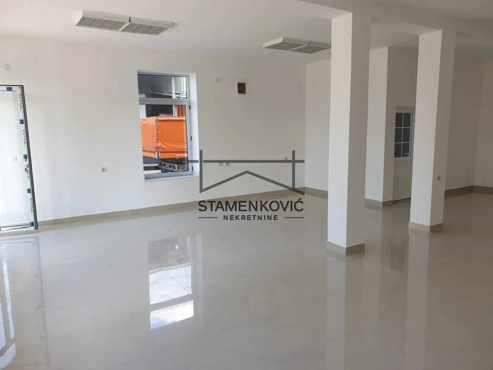 Rent, office space, 600m², Veternička rampa, Novi Sad Sve Podlokacije