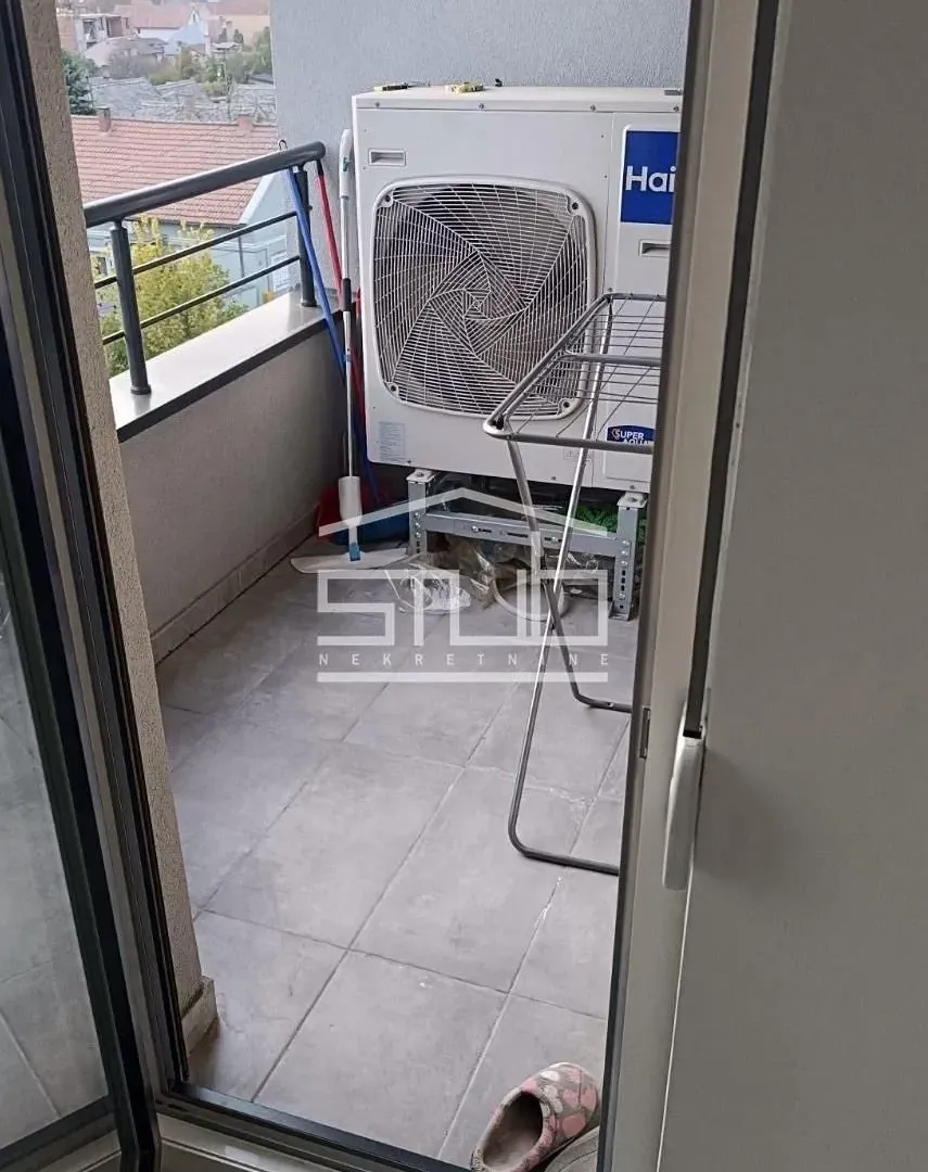 Prodaja, trosoban stan, 76m², Centar, Pančevo