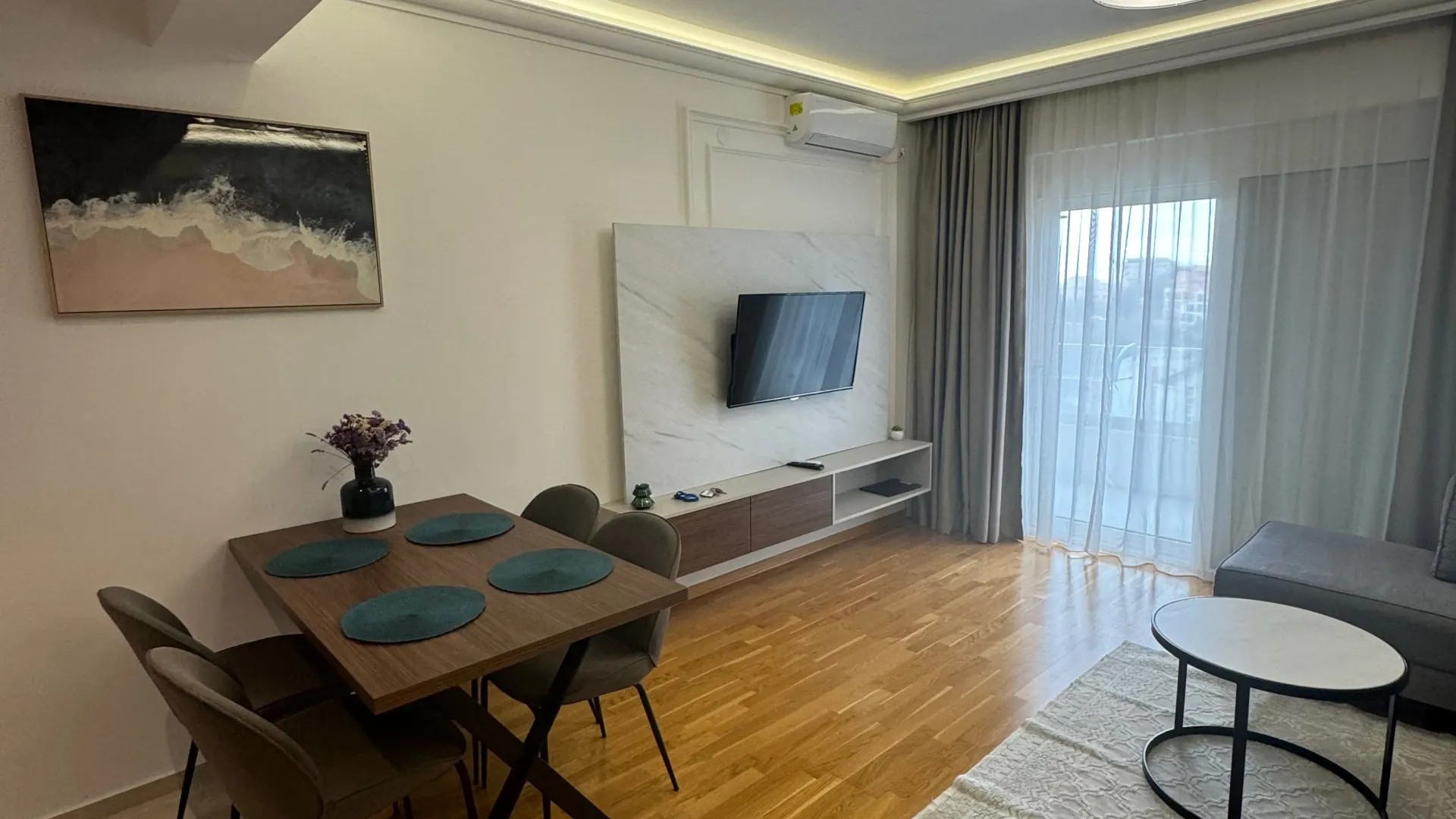 Rent, one bedroom apartment, 49m², Bečići, Budva