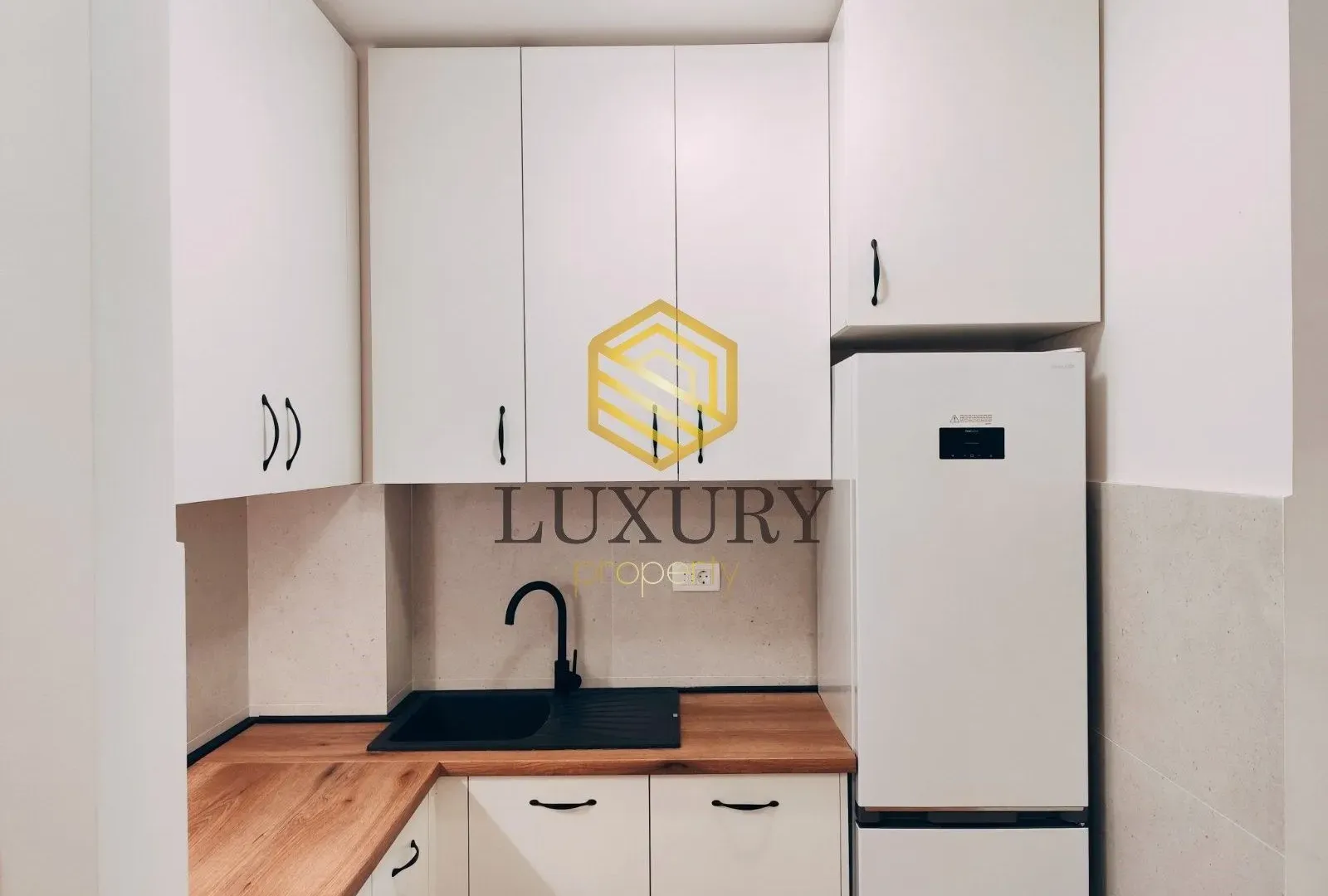 Prodaja, jednosoban stan, 40m², Central Point, Podgorica