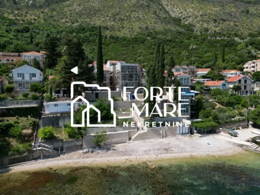 Prodaja, kuća, 309m², Njivice, Herceg Novi