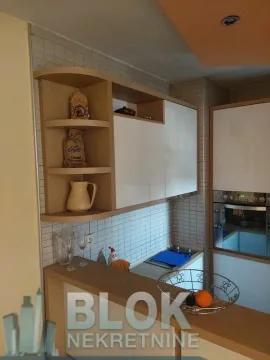 Izdavanje, dvosoban stan, 63m², Blok 6, Podgorica - image 8