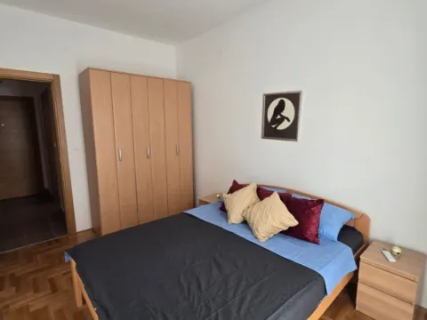 Izdavanje, jednosoban stan, 35m², Kava, Tivat