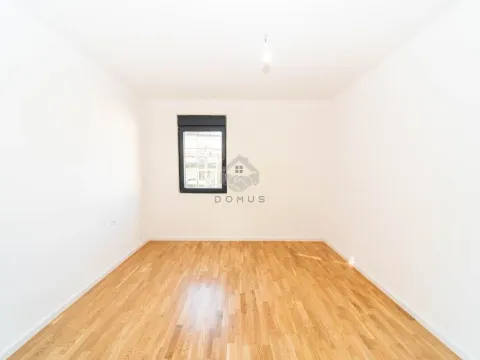 Sale, two bedroom apartment, 75m², Stara Varoš, Podgorica - image 4