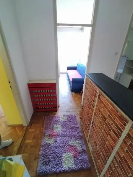 Izdavanje, dvosoban stan, 37m², Sajmište, Novi Sad