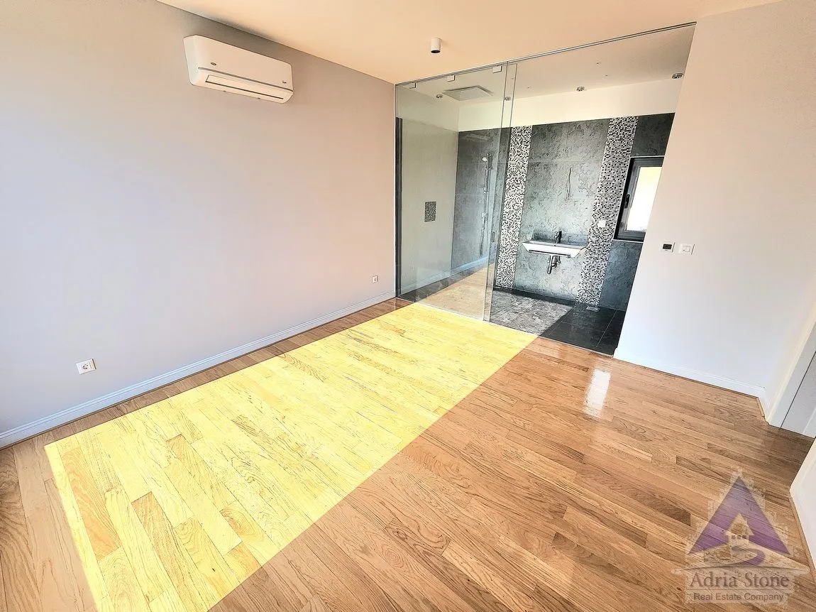 Sale, house, 304m², Blizikuće, Budva