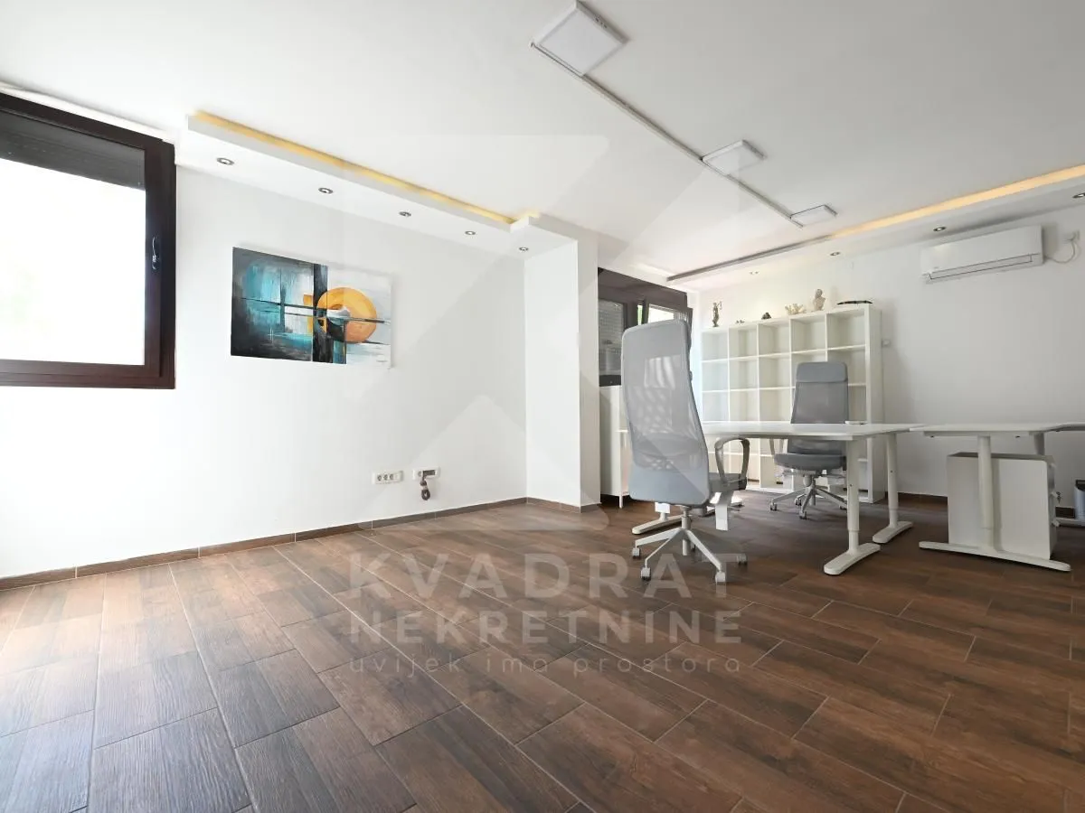 Rent, office space, 80m², Blok 5, Podgorica