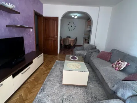 Izdavanje, jednosoban stan, 55m², Centar, Bar - image 3