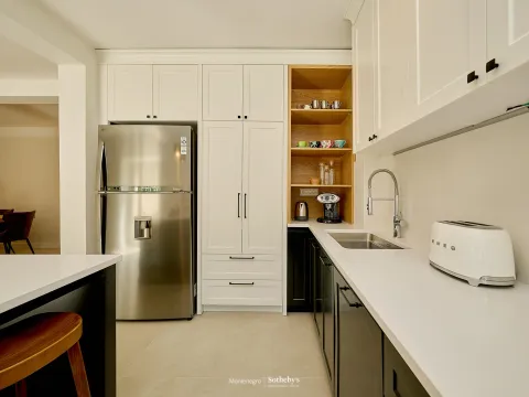 Rent, house, 200m², Kotor, Crna Gora - image 14